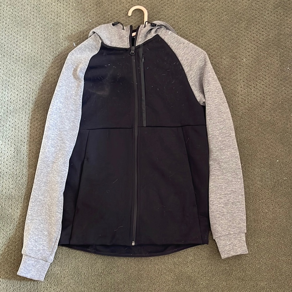 H and m running hoodie